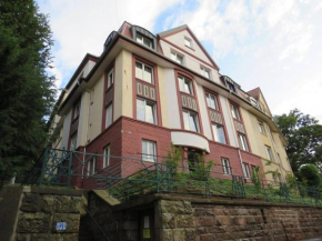 L8 Street - Kaiser-Friedrich-Straße 131